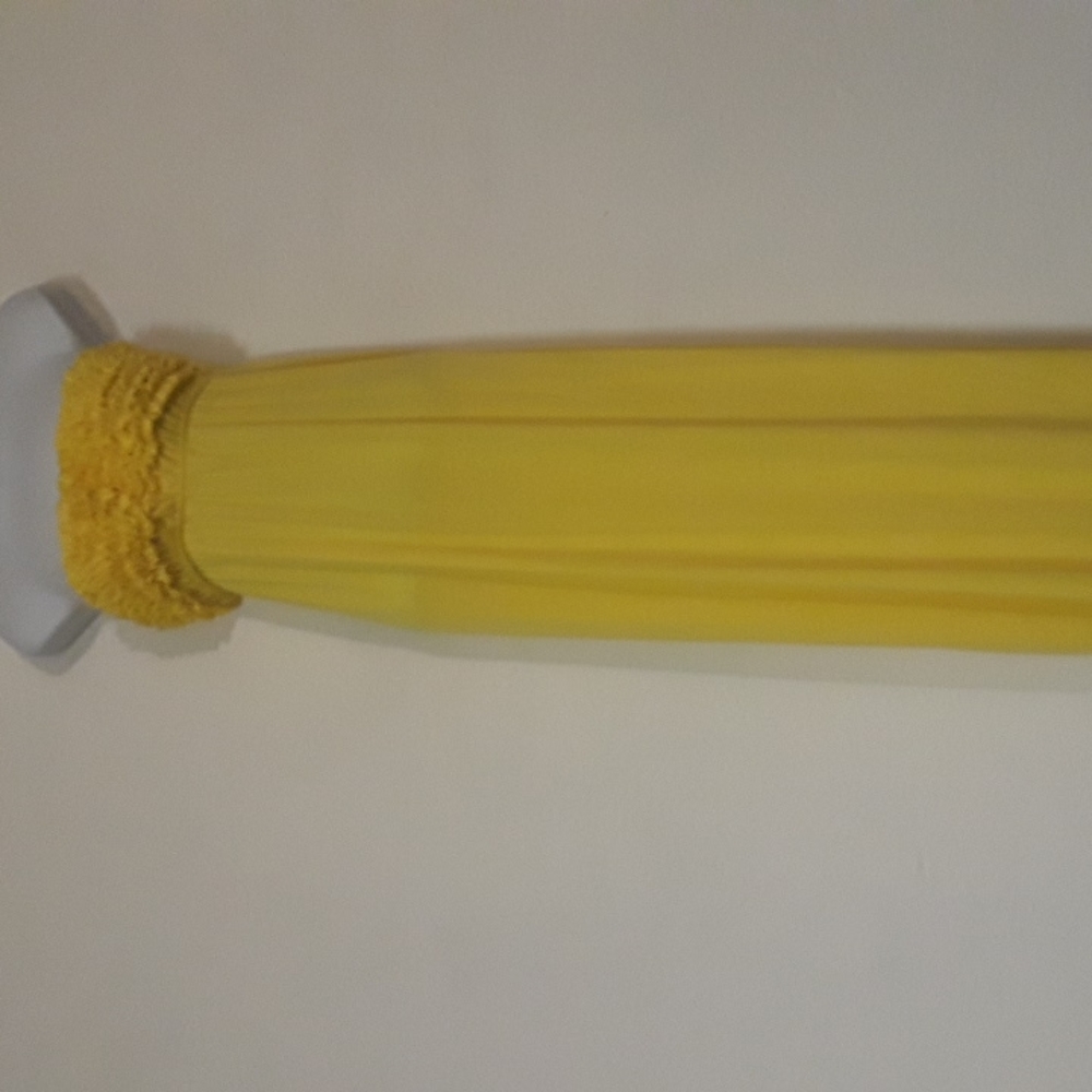 *CD2 - VTG. VENUS SZ. S YELLOW STAPLESS DRESS  Made in the USA